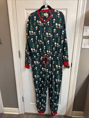 Bedhead Holiday Snoopy Women’s One-Piece Pajama - Green with Red Trim